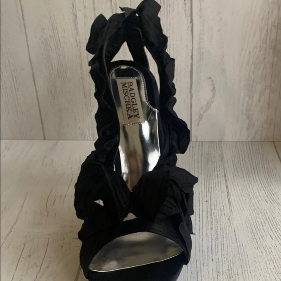 Badgley Mischka Black Iden Ruffled Heels - Picture 3 of 8